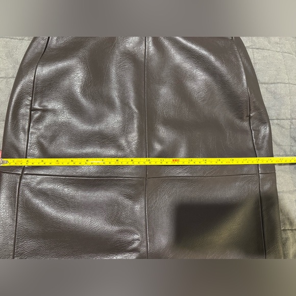 H&M Edition NWT Size 6 Calf-length Wine/Deep Purple Faux Leather Skirt - Picture 8 of 9